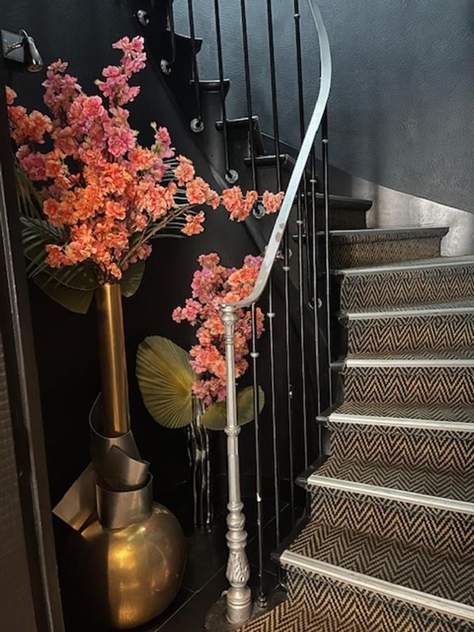 L'Adresse Hotel Paris Exterior photo