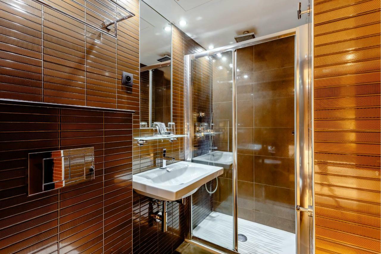 L'Adresse Hotel Paris Exterior photo